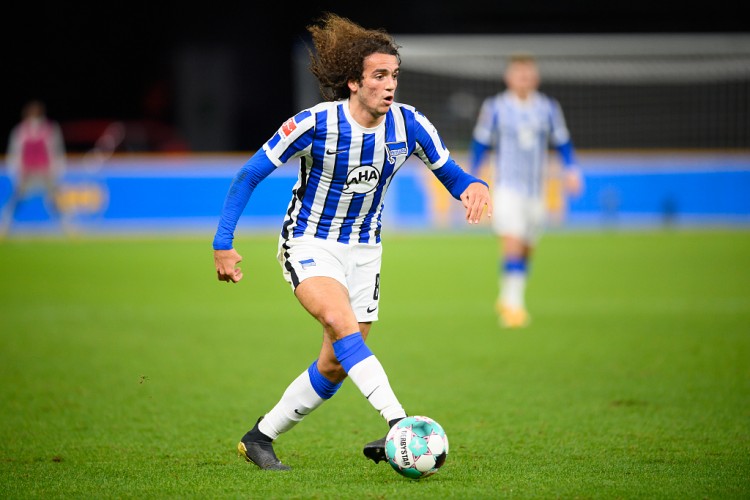 记者:多特也对贡多齐感兴趣,未来几周可能采取行动