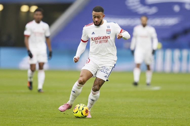 世体:巴萨满足德佩愿望,与他签约2年而不是2+1年