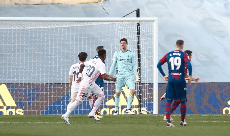 库尔图瓦：阿扎尔肯定会留在皇马 大家都知道他的能力