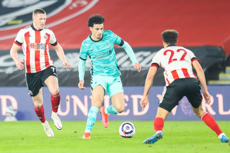 卫报:维纳尔杜姆离队空档红军未必引援,克洛普可能给琼斯机会