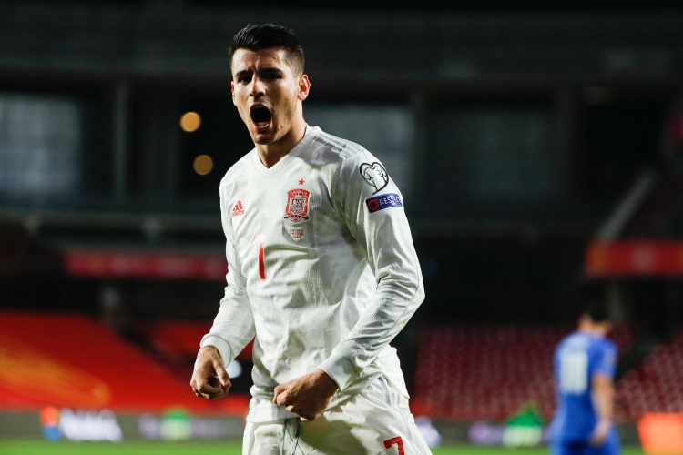 恩里克:莫拉塔一直在给对手制造麻烦,他没进球是运气不好