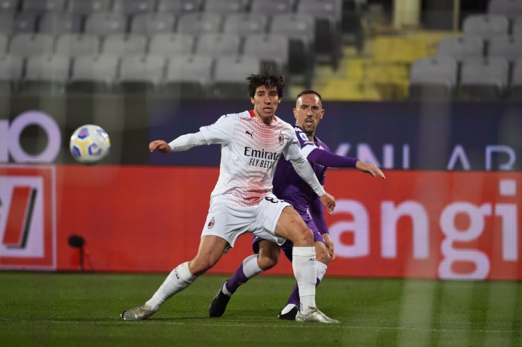 斯基拉:米兰将以1500万欧买断托纳利,小将奥尔泽将加盟布雷西亚