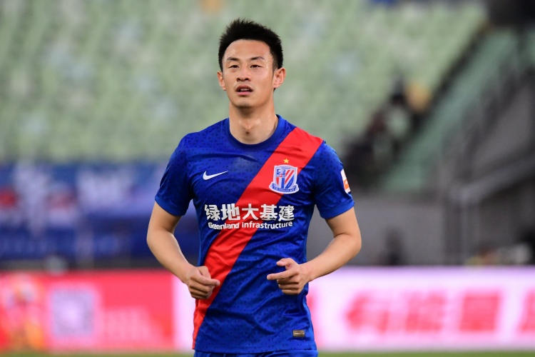 沪媒:彭欣力已随申花队合练 第一阶段复出希望仍然不大