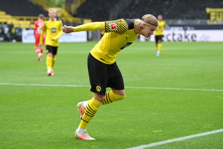 在饭店消费50万欧+给3万小费?哈兰德辟谣:假新闻??♂️