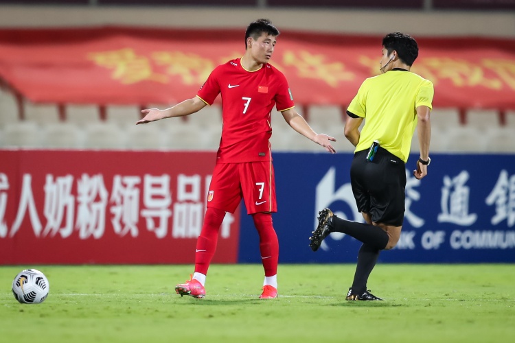 徐根宝：武磊应坚持留洋，他的最终目标是帮助国足冲击世界杯