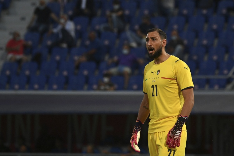 罗马诺:多纳鲁马在等待与巴黎签订合同,五年薪水不低于6000万欧