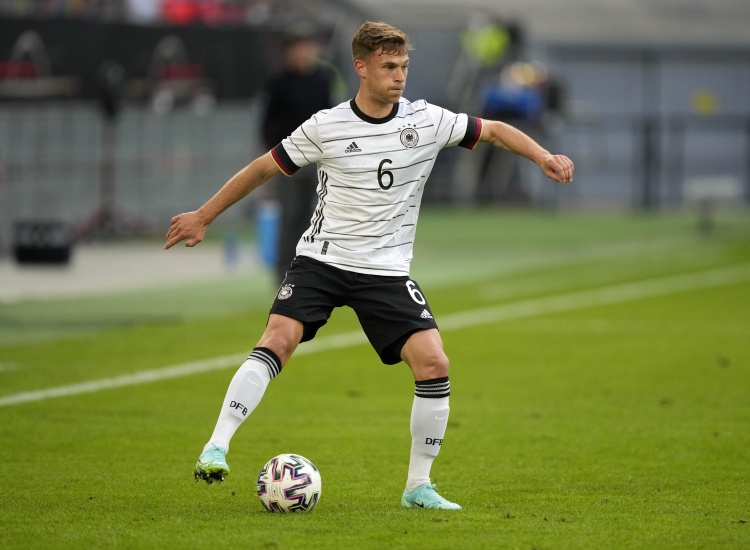 基米希：一个愚蠢的丢球让我们落后 我认为我们配得上平局