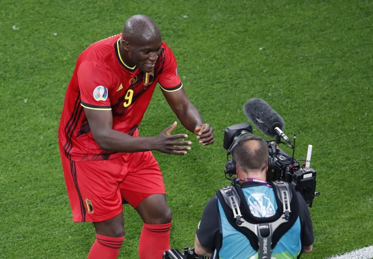 卢卡库：我和莱万本泽马一样是顶锋 想得到C罗的控球和射门能力