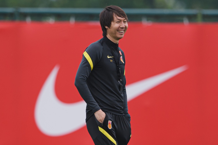 陈戌源:我要李铁多微笑,因为主教练的压力很大