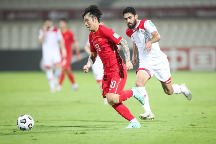 张稀哲：踢叙利亚开场几分钟心里就特别踏实，练体能练得很苦