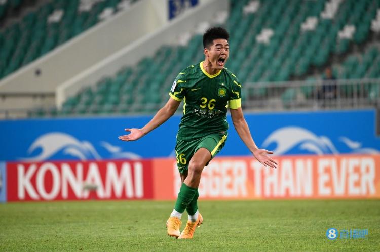 真的有一脚！欣赏一下梁少文中乙赛场任意球直接破门