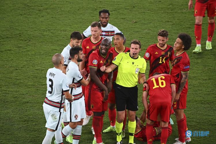 佩佩肘击小阿扎尔，两队再次爆发冲突