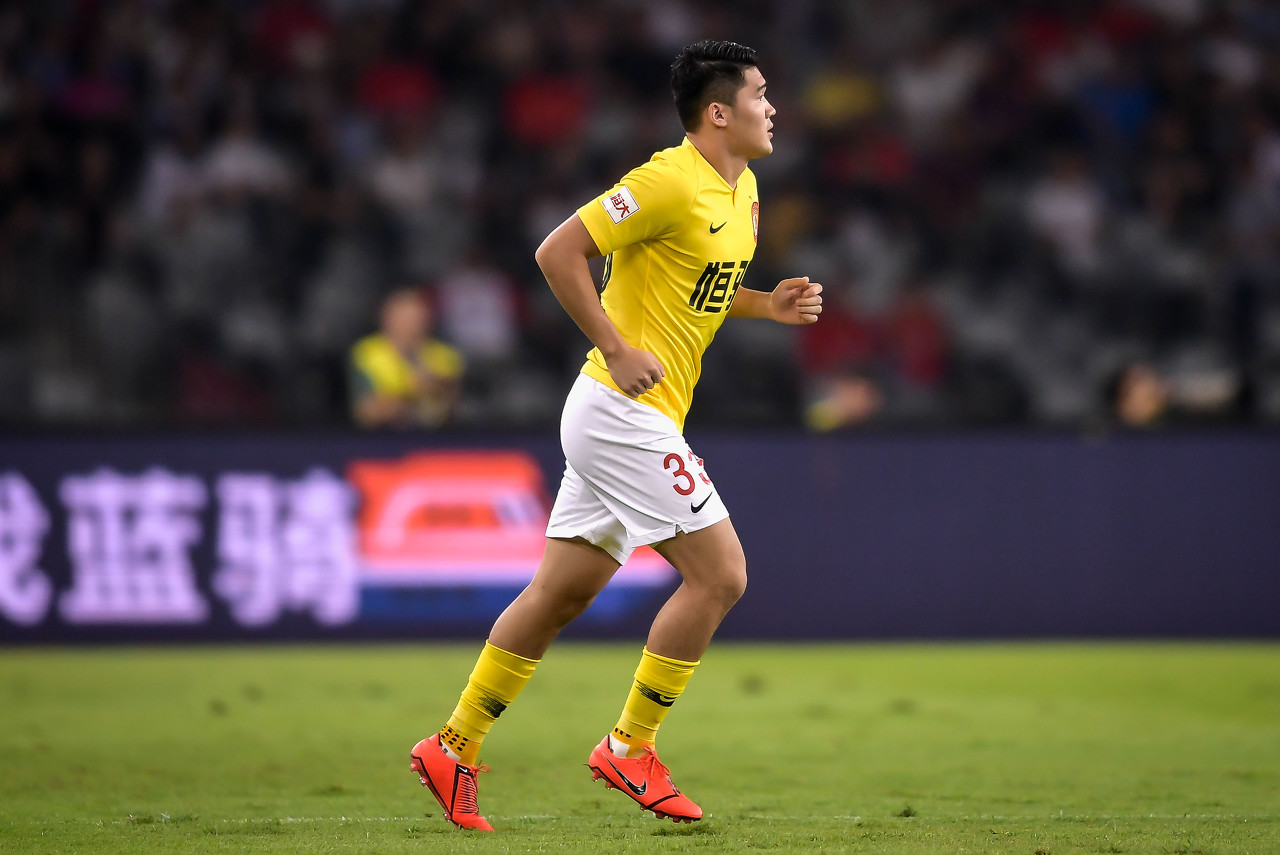 德转：钟义浩与广州队续约至2024年12月31日