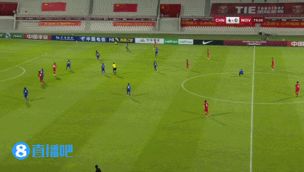 尹鸿博下底传中,谭龙头球破门斩获国家队处子球