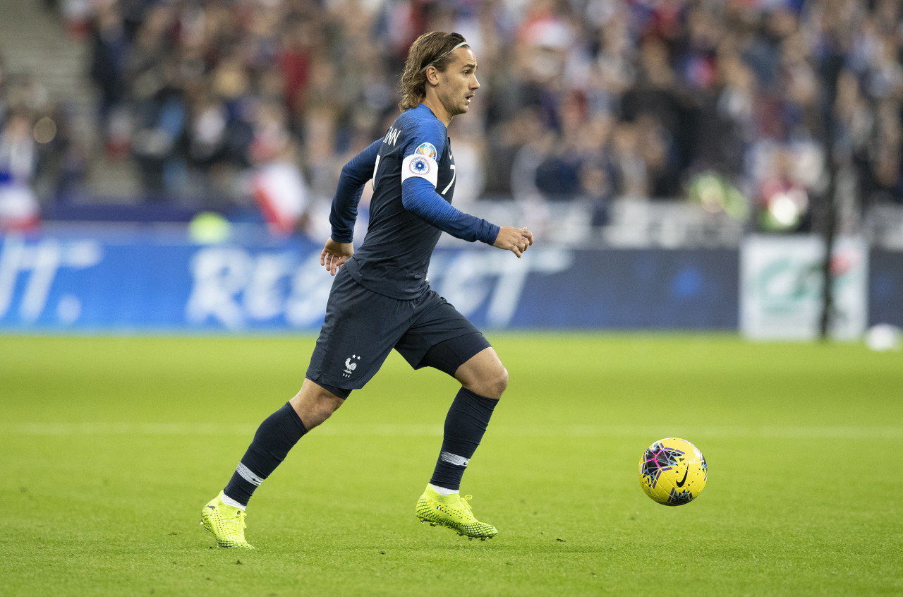 法媒:格列兹曼因小腿伤情缺席训练,5日后法国将对阵德国