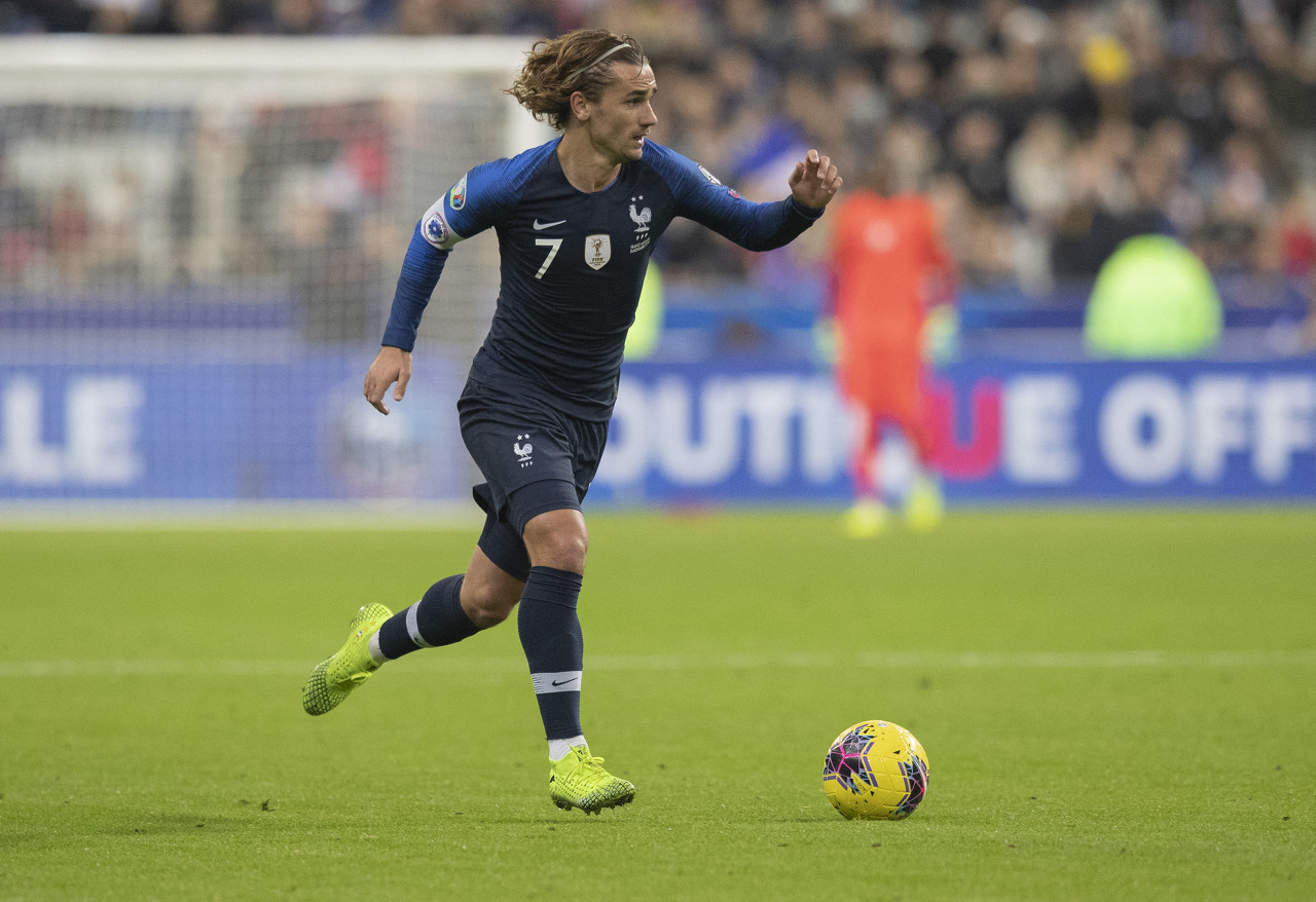 队报:格列兹曼是法国头号点球手,但他可决定是否让给队友罚