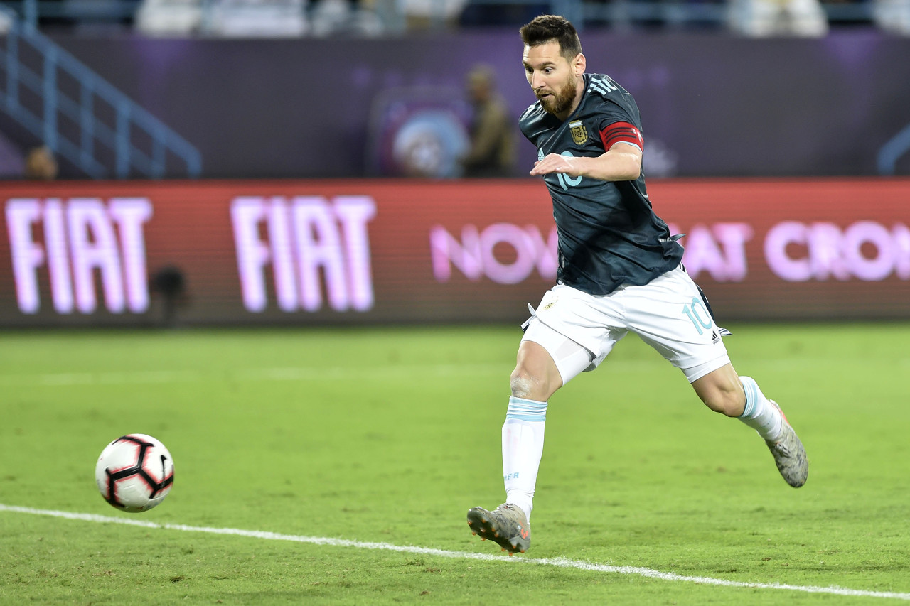 哥伦比亚中场:梅西是世界最强,我们必须尊重他并小心谨慎