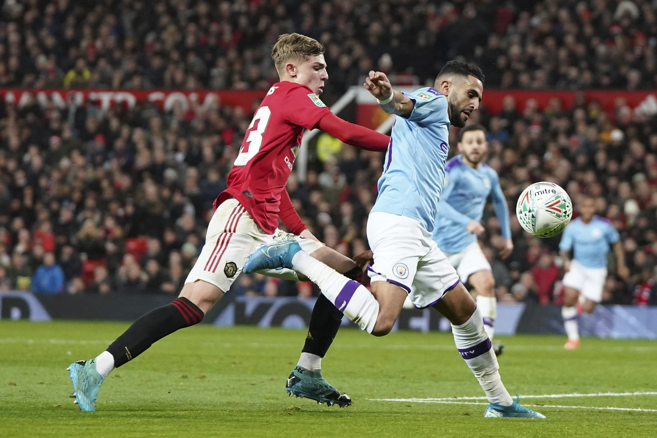 记者:南安普顿对曼联边卫布兰登-威廉姆斯感兴趣