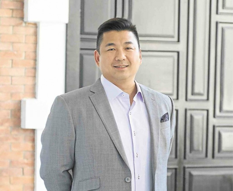 人物介绍：菲律宾博彩业新贵黄书贤