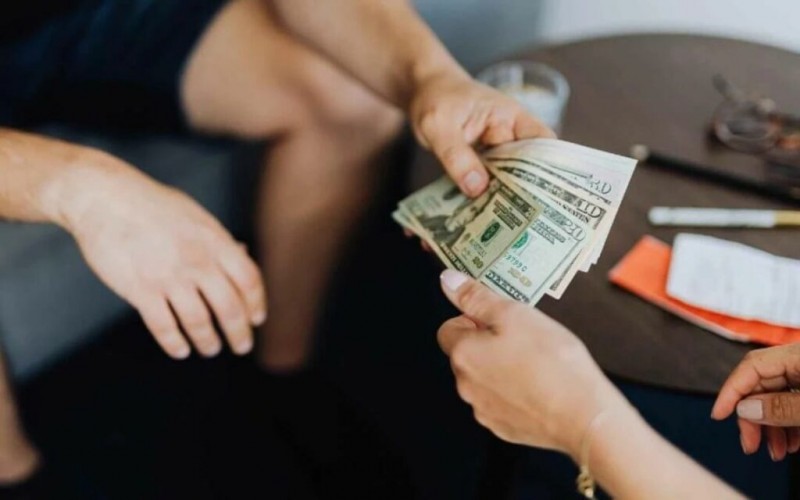 柬埔寨多名同胞感慨：“借钱容易要钱难，消息不回电话不接朋友圈却各种晒”