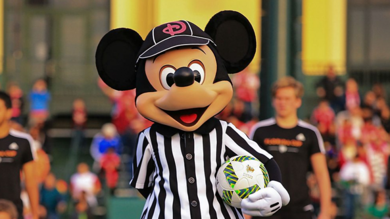 米奇终于长大了! 抗拒博彩业的迪士尼竟也“涉赌”