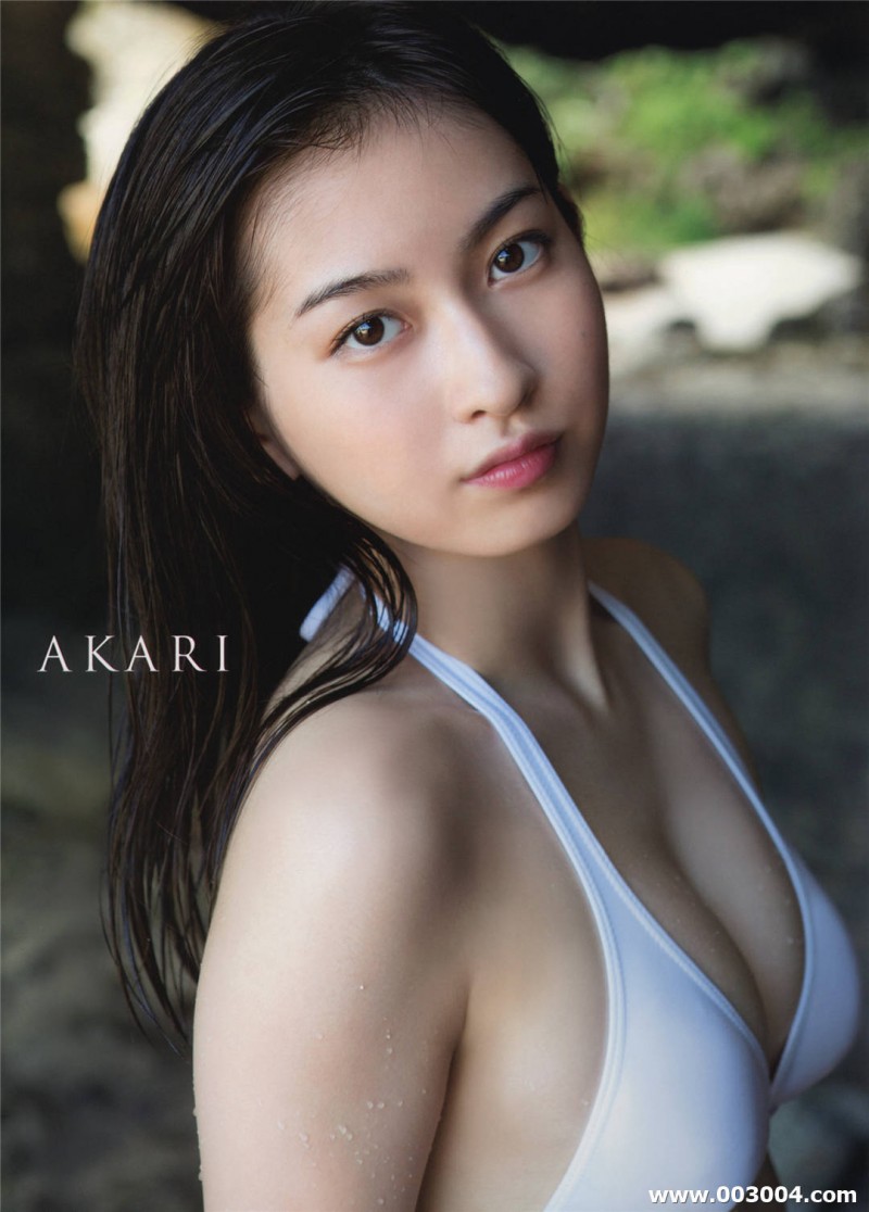 17岁初绽放 | 植村朱莉写真集《AKARI》 精品
