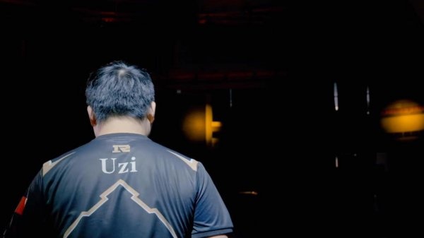 【流言板】Uzi将在下赛季复出加盟BLG