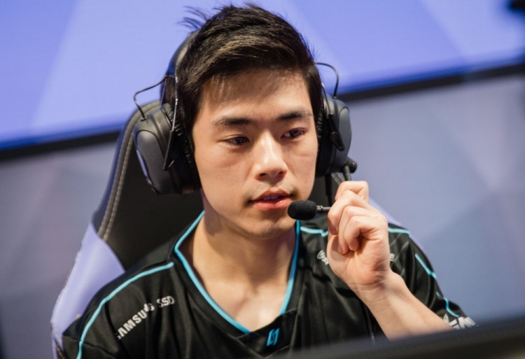 CLG.Smoothie：我认为队伍中有一名“毒舌”选手并不是坏事