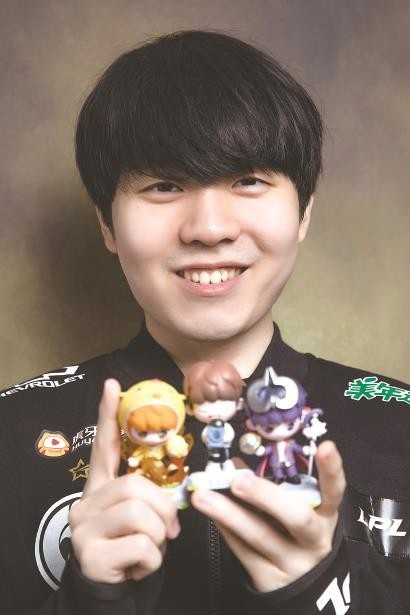 Rookie：作为电竞选手，喜欢在上海比赛