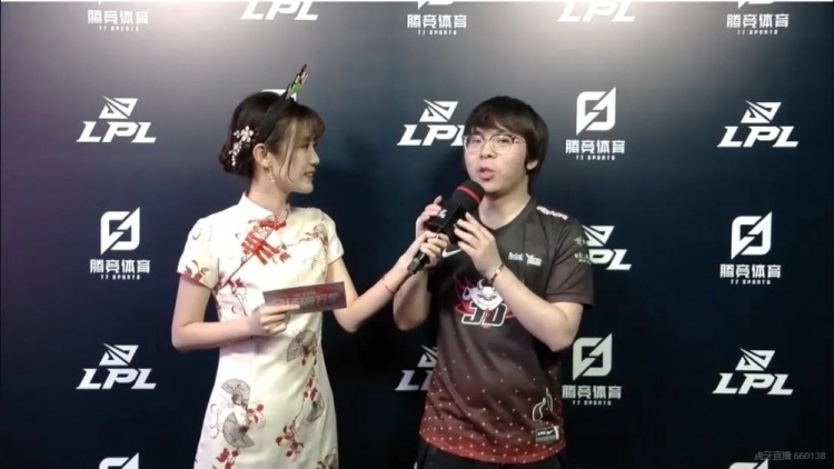 英文流采访LvMao：今天大家都尽全力一起打 很开心能赢下来