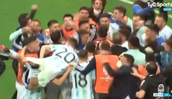 Vamos Vamos Argentina?阿根廷赛后围在一圈唱跳庆祝