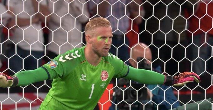 科利莫尔:用激光笔晃小舒梅切尔的人该被终身禁止观赛