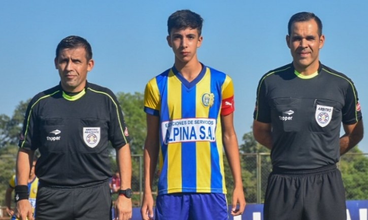 都体：米兰接近约50万欧签下16岁巴拉圭中场小将雨果-昆卡