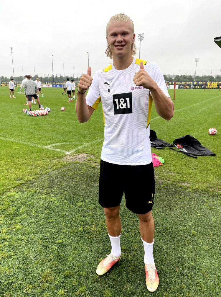 新赛季即将起航！哈兰德晒照：第一天训练打卡，准备好开启新赛季