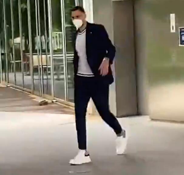 官宣在即!多纳鲁马现身巴黎总部