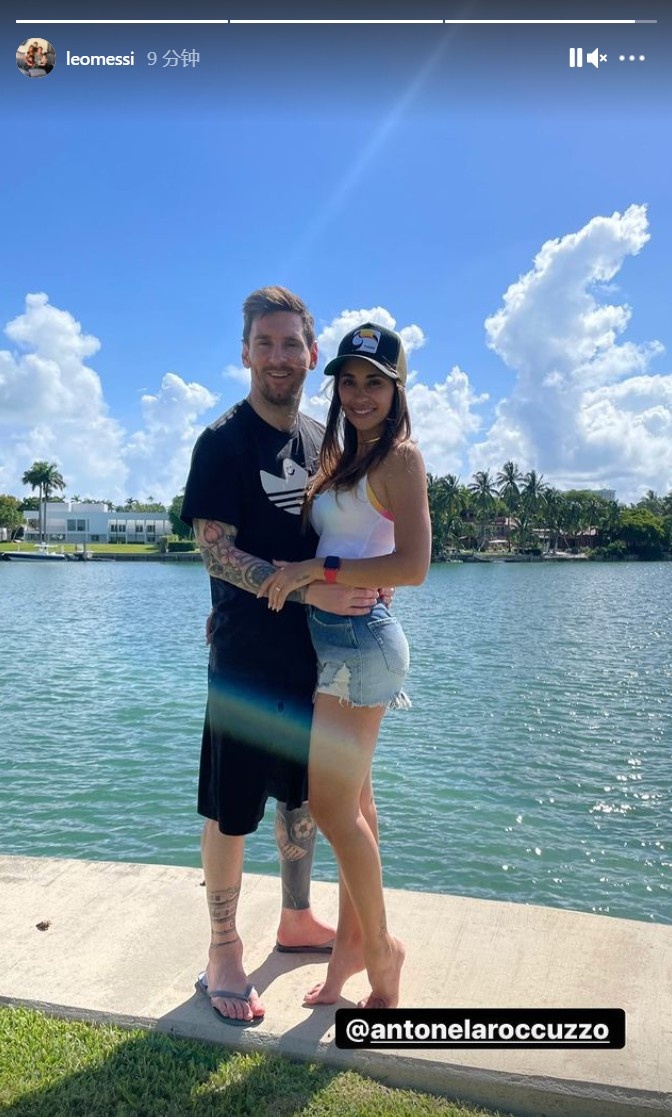 度假心情美美哒，梅西晒和安东内拉合照秀恩爱?