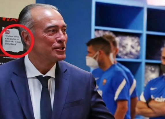 阿斯：巴萨更衣室内贴着C罗感染新冠的剪报，以提醒球员防疫