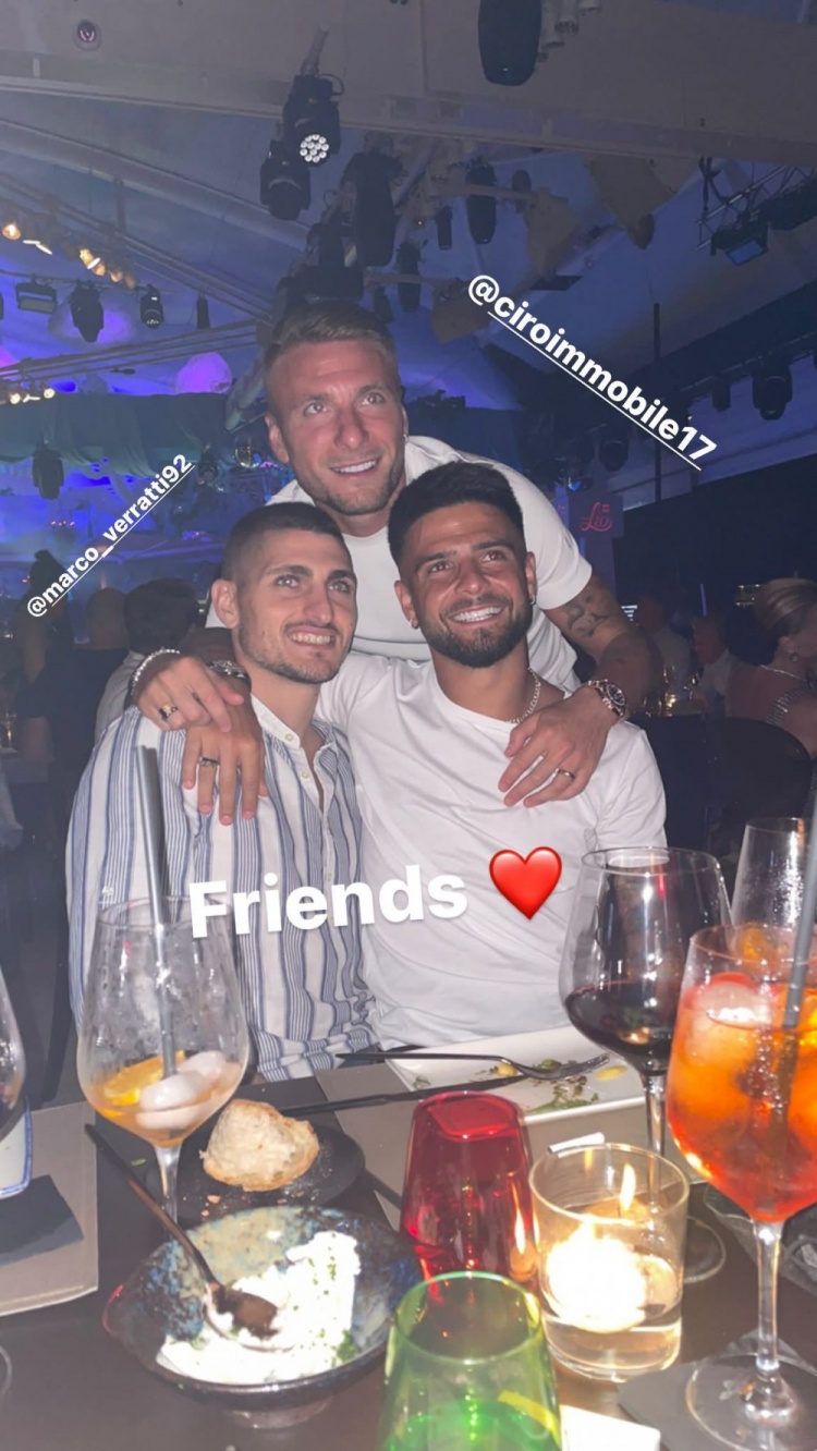 灯红酒绿！因西涅、因莫比莱、维拉蒂三人伊比萨岛度假