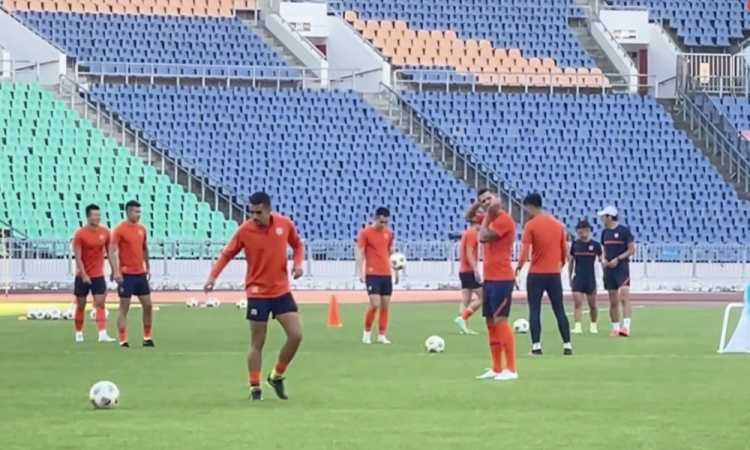 记者:新外援贾德松已经加入山东泰山队合练