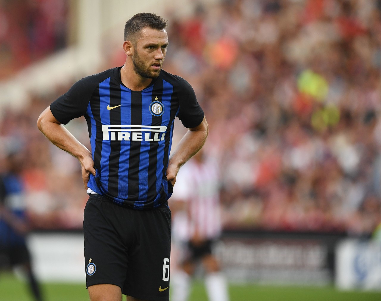 记者：德弗里被拉伊奥拉推荐给了热刺，但热刺对他不感兴趣