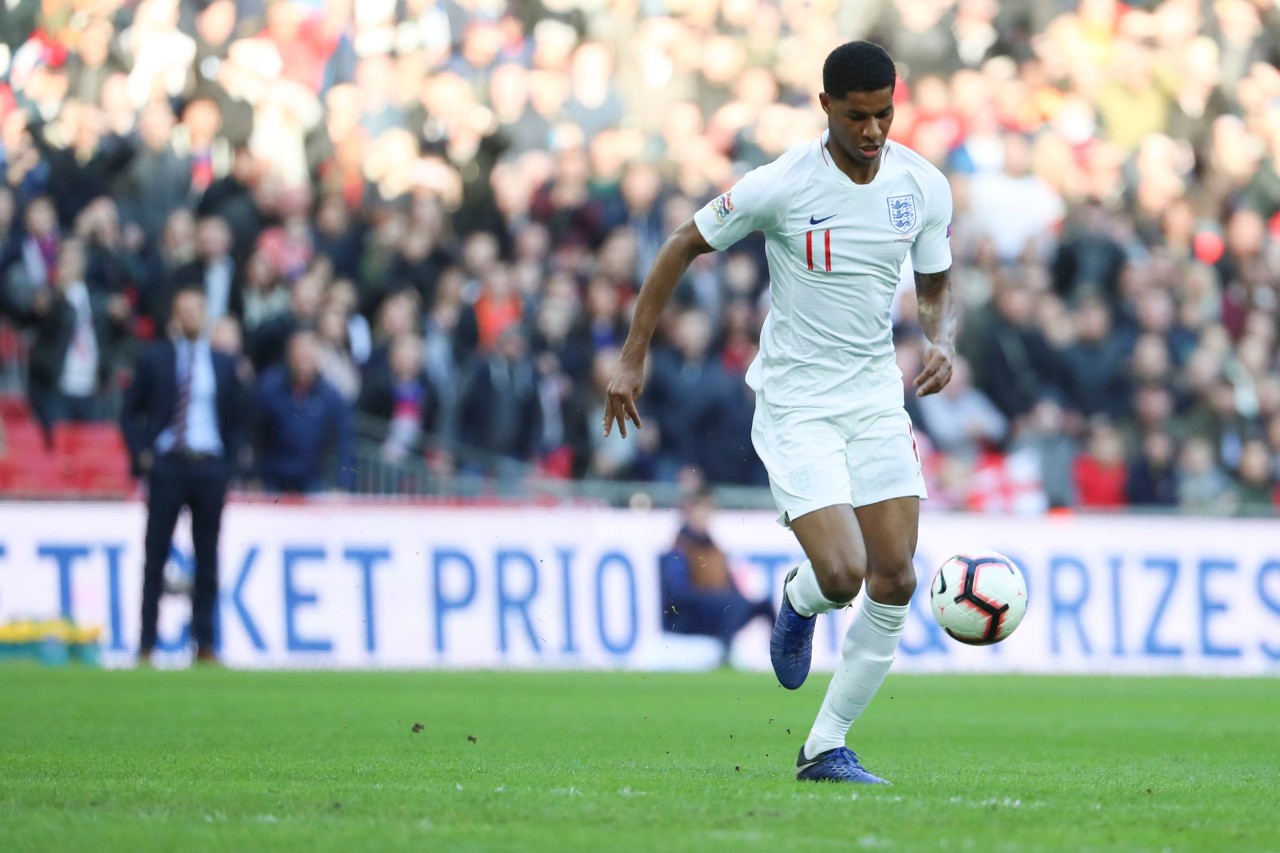 电讯报:球迷发起反种族歧视请愿活动,目前已经获得百万人支持