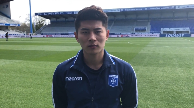 青岛队球员季骁宣被爆留洋法国时期私生活混乱，辱骂殴打前女友