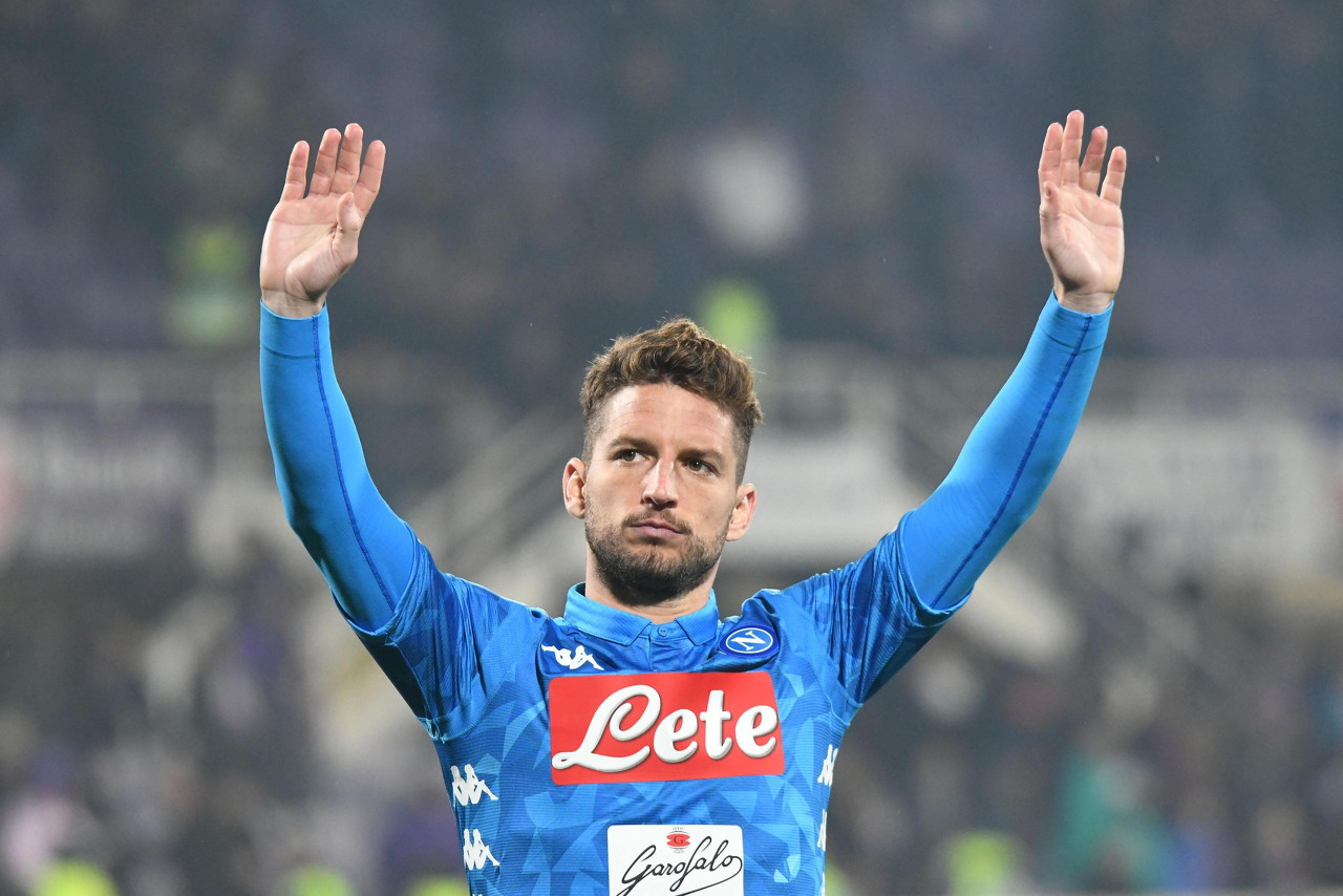 那不勒斯官方：默滕斯成功接受左肩手术，休息2-3周后开始康复