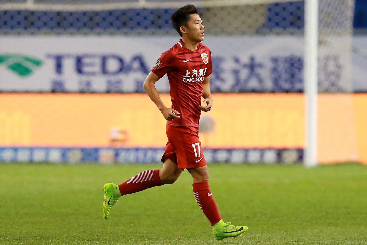 海港中场张华晨时隔三年再迎中超首发:我给自己打及格分