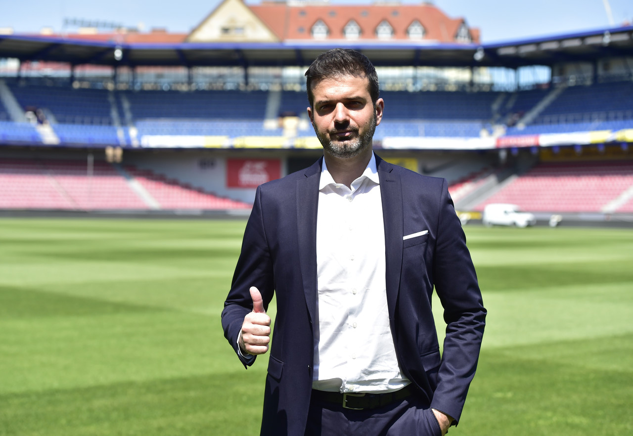 官方:前国米主帅斯特拉马乔尼执教加拉法,签约至2023年