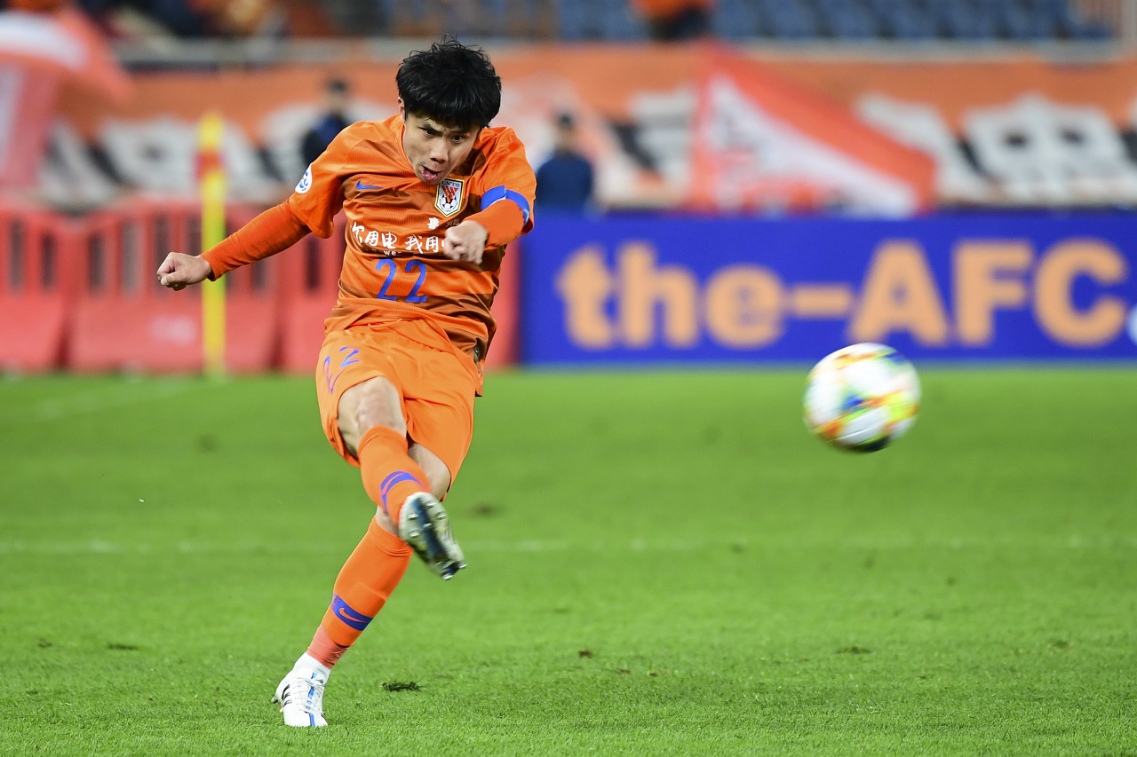 记者：蒿俊闵今夏确实有可能离开山东泰山，目前去向尚未敲定