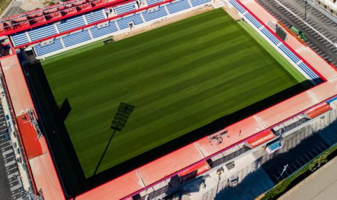 世体:在诺坎普翻修期间,巴萨考虑把主场迁移至克鲁伊夫球场