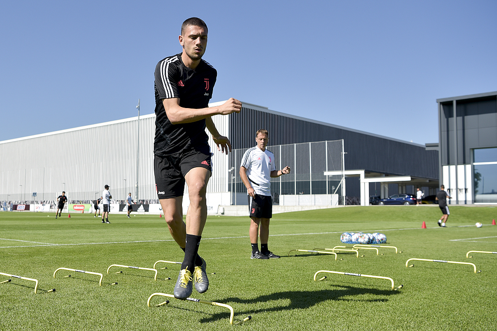 米体：德米拉尔有意离开尤文，若出售罗梅罗亚特兰大将追求他