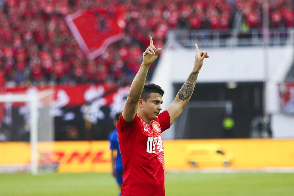 艾克森个人中超进球数达117球,距离李金羽纪录仅差2球