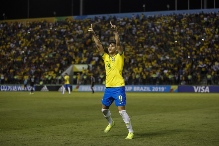 记者:米兰领跑若热争夺战,已提交600万欧报价